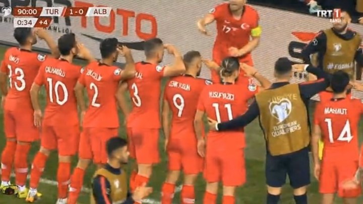 Παρέμβαση της UEFA για τον προκλητικό στρατιωτικό χαιρετισμό των Τούρκων διεθνών