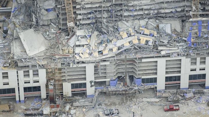 Ξενοδοχείο στη Νέα Ορλεάνη καταρρέει σαν χάρτινος πύργος – Δύο νεκροί – BINTEO