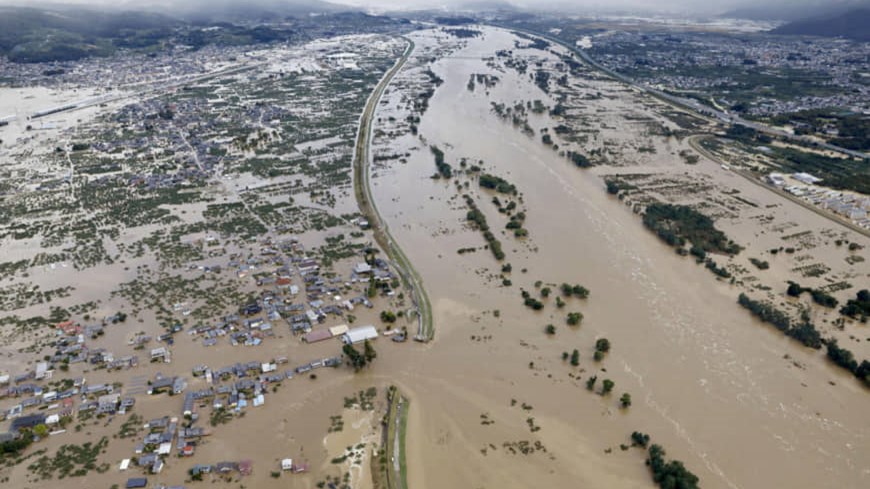 Φονικός τυφώνας στην Ιαπωνία – Νεκροί και αγνοούμενοι έπειτα από βύθιση πλοίου – ΦΩΤΟ