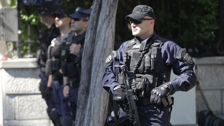 Στις πλατείες της Αθήνας οι “μαύροι πάνθηρες” της ΕΛ.ΑΣ.