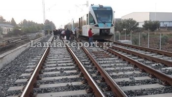 Περιπέτεια για επιβάτες αμαξοστοιχίας στη Φθιώτιδα – Παραλίγο να εκτροχιαστεί βαγόνι