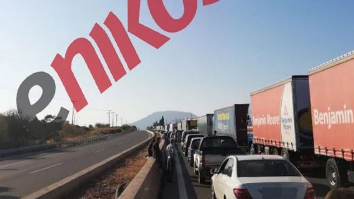 Ουρές χιλιομέτρων στην Εθνική οδό Αθηνών-Λαμίας – ΦΩΤΟ αναγνώστη