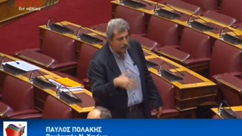 Πολάκης: Σαράντα νοματαίοι καπνίζουμε σε μια στρούγκα στη Βουλή – ΒΙΝΤΕΟ