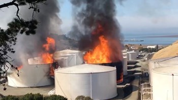 Συναγερμός στην Καλιφόρνια: Ξέσπασε φωτιά σε δεξαμενές καυσίμων – ΦΩΤΟ – ΒΙΝΤΕΟ