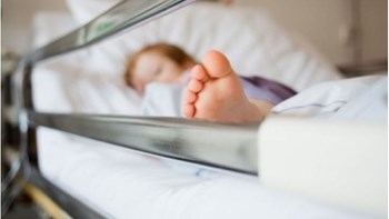 Ώρες αγωνίας για παιδάκι στα Χανιά: Στην εντατική έπειτα από πτώση – Τι είπε ο αναπληρωτής διοικητής του ΠΑΓΝΗ
