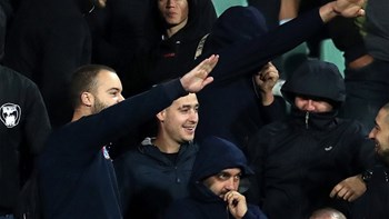 Συλλήψεις Βούλγαρων οπαδών για τους ναζιστικούς χαιρετισμούς στο ματς με την Αγγλία – ΦΩΤΟ