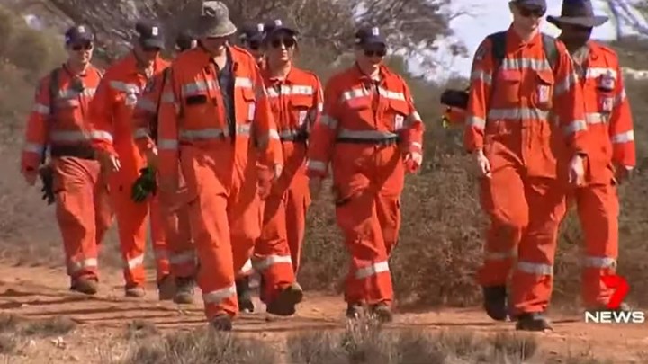 Μήνυμα στην άμμο οδήγησε στη σωτηρία μίας αγνοούμενης – Περιφερόταν επί τρεις ημέρες στην έρημο – ΒΙΝΤΕΟ
