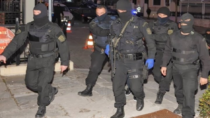 Κινηματογραφική καταδίωξη από αστυνομικούς της ΟΠΚΕ στα Άνω Λιόσια – Συνελήφθη 31χρονος ληστής