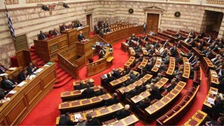 Συνταγματική Αναθεώρηση: “Κόντρα” για τα δημοψηφίσματα – Ποιες προτάσεις του ΣΥΡΙΖΑ απέρριψε η ΝΔ