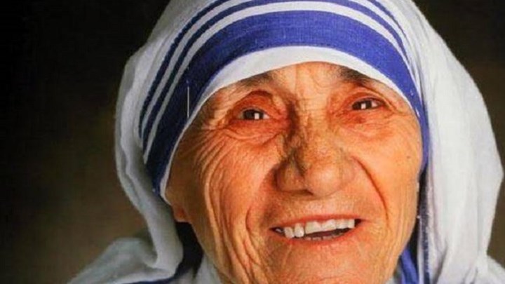 Νόμπελ Ειρήνης στη Μητέρα Τερέζα πριν από 40 χρόνια – ΒΙΝΤΕΟ