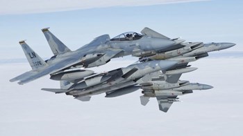 Οι ΗΠΑ βομβάρδισαν εργοστάσιο με πυρομαχικά στη Συρία