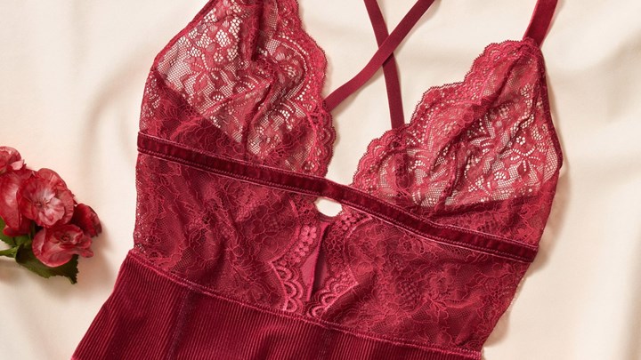 “Ροζ” σκάνδαλο για γνωστό ηθοποιό – Έκανε τον ατζέντη μοντέλων εσωρούχων για να του στέλνουν γυμνές φωτογραφίες – ΦΩΤΟ – ΒΙΝΤΕΟ