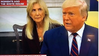 Η φωτογραφία με την αντίδραση της μεταφράστριας του Τραμπ που έγινε viral – Τι πραγματικά συνέβη – ΦΩΤΟ – ΒΙΝΤΕΟ