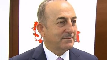 Τσαβούσογλου: Η Ρωσία υποσχέθηκε ότι θα κρατήσει τους Κούρδους μακριά από τα σύνορα