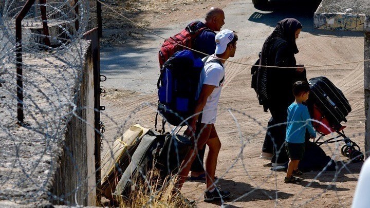 Μέχρι τη Δευτέρα 1.000 πρόσφυγες θα μεταφερθούν από τα νησιά στην ενδοχώρα