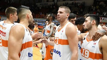 Οι οδηγίες του Μπόγρη για την αντρική… γκαρνταρόμπα