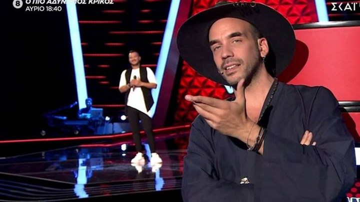The Voice: Μάγεψε τους κριτές όμως ο Μουζουράκης του γύρισε… την πλάτη – ΒΙΝΤΕΟ
