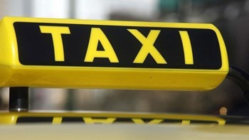 Σε εφιάλτη μετατράπηκε η κούρσα για οδηγό ταξί – Ο πελάτης του έκλεψε το κινητό και τον τραυμάτισε με φαλτσέτα – ΒΙΝΤΕΟ