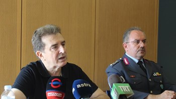 Σύσκεψη Χρυσοχοΐδη με εκπροσώπους του νομού Λάρισας για το προσφυγικό