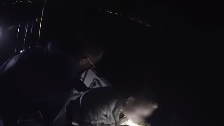 Καρέ – καρέ η συγκλονιστική διάσωση της 18χρονης στην Κρήτη – ΒΙΝΤΕΟ