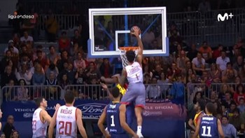 Το κάρφωμα της χρονιάς στην Ισπανία – ΒΙΝΤΕΟ