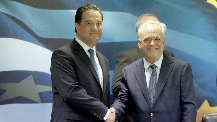 Βουλή: Κλίμα αβροφροσύνης μεταξύ Δραγασάκη και Γεωργιάδη για το αναπτυξιακό νομοσχέδιο