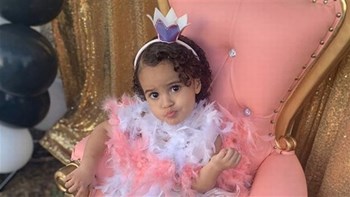 Τραγωδία στη Φιλαδέλφεια – Κοριτσάκι δύο ετών έπεσε νεκρό από πυρά αγνώστων ενώ βρισκόταν στην αγκαλιά της μητέρας του – ΦΩΤΟ