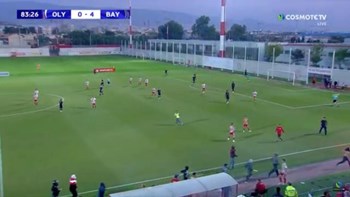 Διακοπή στον αγώνα νέων Ολυμπιακού-Μπάγερν λόγω εισβολής κουκουλοφόρων – ΒΙΝΤΕΟ