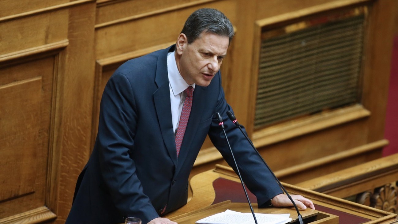 Σκυλακάκης στη Βουλή: Μήπως το κρυφό όνομα του Τσακαλώτου ήταν Βόλφγκανγκ;