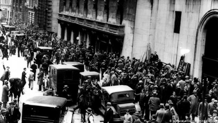 90 χρόνια από τη “Μεγάλη Ύφεση”: Το χρηματιστηριακό κραχ και οι τεράστιες οικονομικές απώλειες – Υπάρχει κίνδυνος για επανάληψη του 1929 σήμερα;