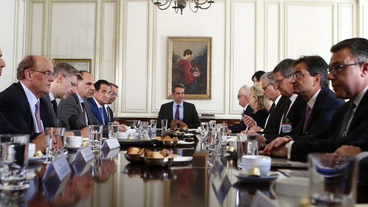 Μητσοτάκης προς τραπεζίτες: Δεν δικαιολογούνται αυξήσεις χρεώσεων σε ένα πολύ καλύτερο οικονομικό περιβάλλον