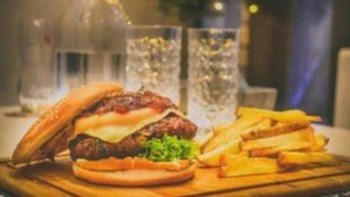 Αυξημένος ο κίνδυνος άνοιας και Αλτσχάιμερ για όσους καταναλώνουν πολλά λιπαρά «τρανς»