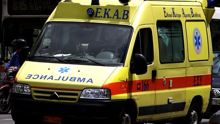 Σοκ στο Βόλο: Άστεγος βρέθηκε νεκρός σε πεζοδρόμιο