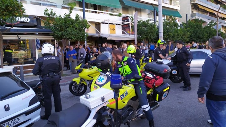 Φωτογραφίες από το σημείο που έπεσε ο 35χρονος από τον πέμπτο όροφο – Σώθηκε χάρη στην τέντα