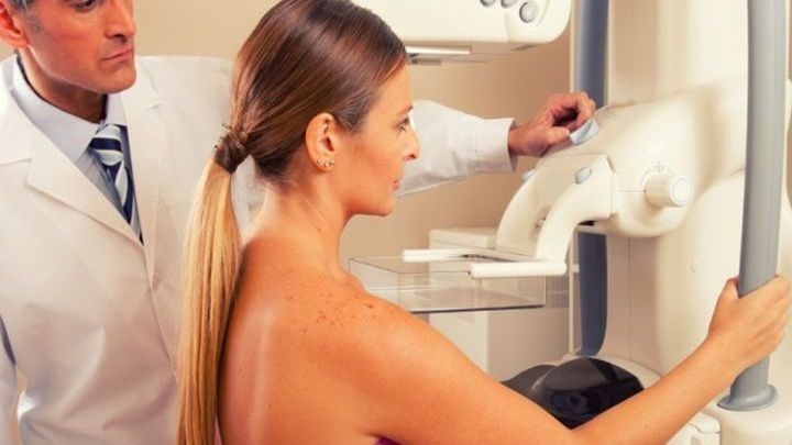 Δωρεάν μαστογραφίες για όλες τις γυναίκες άνω των 30 ετών – Το σχέδιο του υπουργείου Υγείας