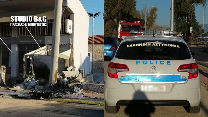 Εικόνες-σοκ από τροχαίο με δύο νεκρούς στην Αργολίδα – Αυτοκίνητο προσέκρουσε σε περιπολικό και μετά “καρφώθηκε” σε κολόνα