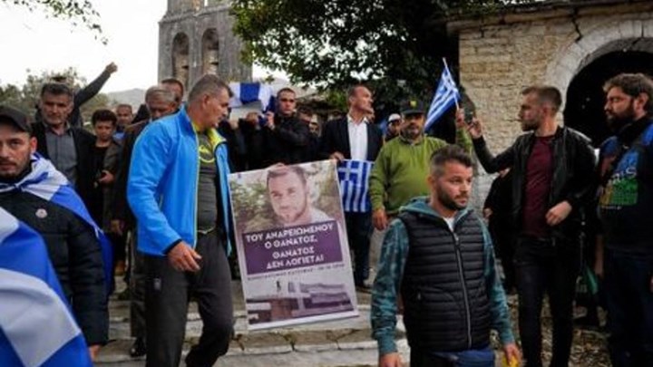 Το ξέσπασμα της μητέρας του Κωνσταντίνου Κατσίφα στο ετήσιο μνημόσυνο – ΒΙΝΤΕΟ