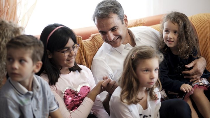 Το Παιδικό Χωριό SOS Πλαγιαρίου επισκέφτηκε ο Μητσοτάκης – ΦΩΤΟ