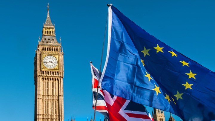 Στο “τραπέζι” η τρίμηνη αναβολή του Brexit – Τι λένε πηγές από τις Βρυξέλλες