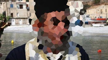 Αρνείται τις κατηγορίες ο ιερέας από τη Μάνη – «Την είχα σαν παιδί μου» λέει για τη 12χρονη