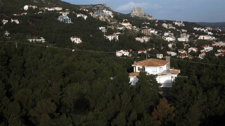 Έρχεται μόνιμη ρύθμιση για τα αυθαίρετα – Τι δήλωσε ο Χατζηδάκης