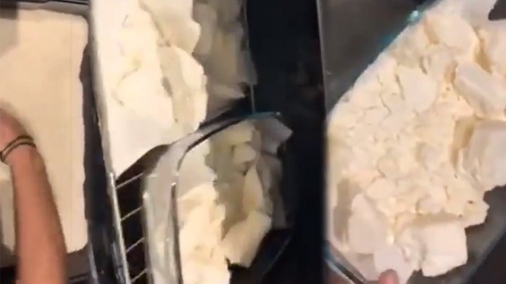 Εξαρθρώθηκε μεγάλο κύκλωμα ναρκωτικών – Έκρυβαν την κοκαΐνη σε ταψιά μέσα στον φούρνο – ΒΙΝΤΕΟ