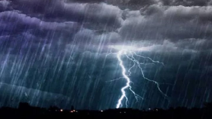 Πρωτομηνιά με βροχές και καταιγίδες – Πέφτει η θερμοκρασία