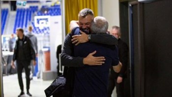 Ζοτς – Σάρας: Η μπασκετική αγκαλιά που έγινε viral