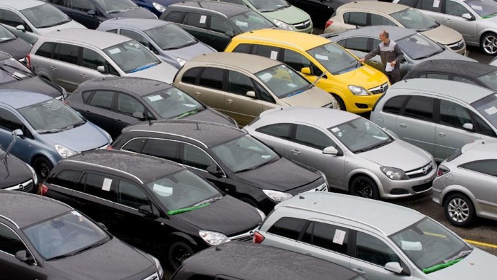 Παράνομα κυκλοφορούσαν το ένα στα τέσσερα αυτοκίνητα με ξένες πινακίδες που ελέγχθηκαν φέτος