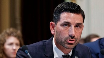 Ο Τσαντ Γουλφ νέος υπουργός Εθνικής Ασφάλειας