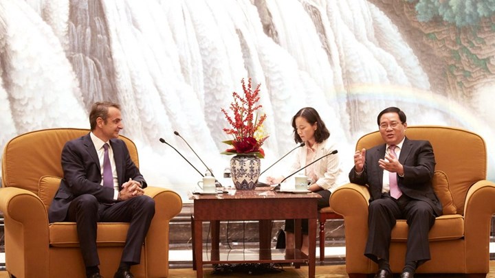 Συνάντηση Μητσοτάκη με τον Γενικό Γραμματέα Σαγκάης του Κομμουνιστικού Κόμματος της Κίνας Li Qiang