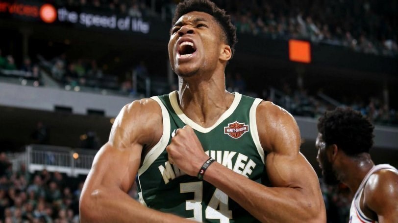 Έγραψε ιστορία στο ΝΒΑ ο Αντετοκούνμπο – Τριπλή παρουσία στο Top 10 – ΒΙΝΤΕΟ