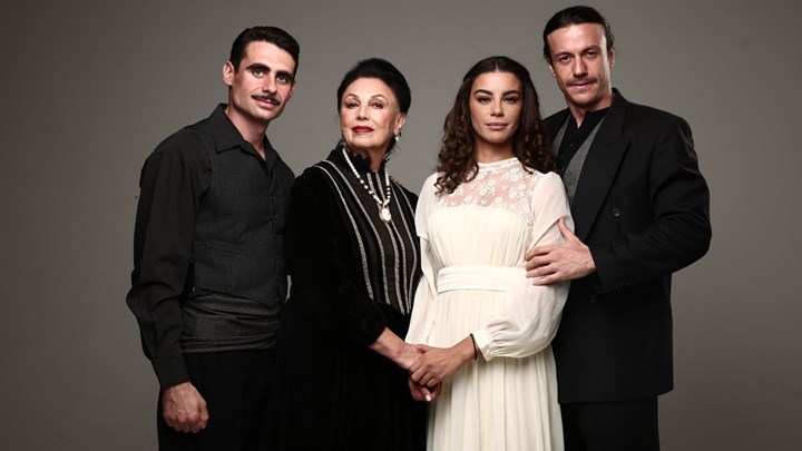 Πρόσω ολοταχώς για πρεμιέρα για το «Ομμάτα δακρώμενα» – Νέες αποκλειστικές φωτογραφίες