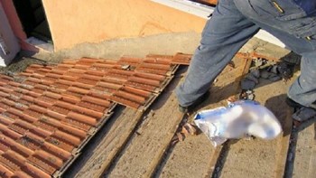 Εργατικό ατύχημα στη Φωκίδα – 51χρονος έπεσε από στέγη